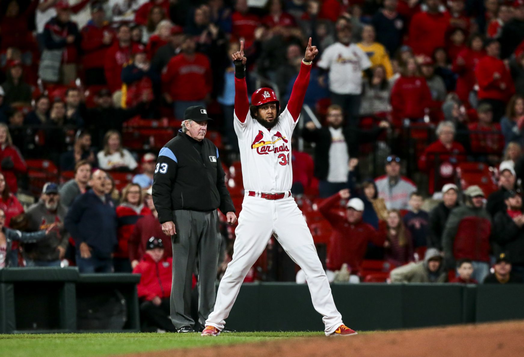 Cardinals face off with Pirates